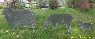 Gartenstecker Stahlblech Schafsfamilie lebensgroß.