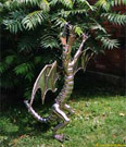 Drache im Garten.